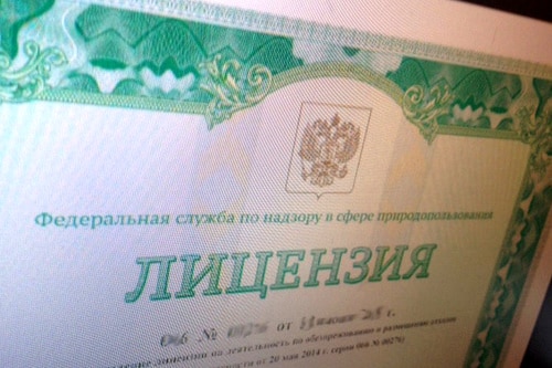 кухонный гарнитур угловой с окном посередине в частном доме в современном стиле. Смотреть фото кухонный гарнитур угловой с окном посередине в частном доме в современном стиле. Смотреть картинку кухонный гарнитур угловой с окном посередине в частном доме в современном стиле. Картинка про кухонный гарнитур угловой с окном посередине в частном доме в современном стиле. Фото кухонный гарнитур угловой с окном посередине в частном доме в современном стиле